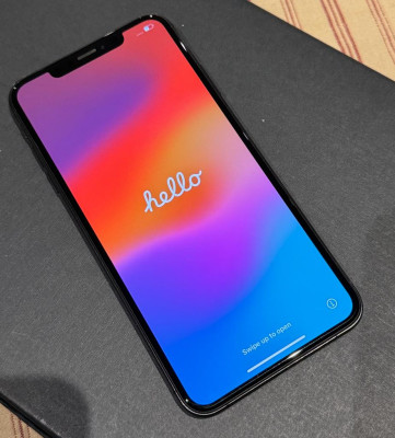 iPhone XS Max 256GB Front.jpg