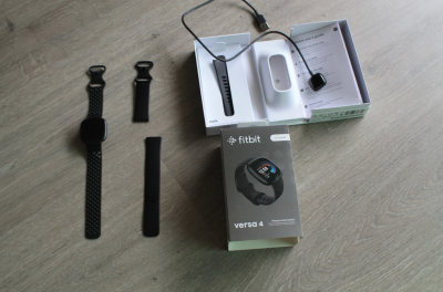 Fitbit Versa 4 te koop 2024 1.png